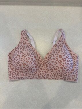 Everyday Wireless Leopard-Print Bra in Blush Pink